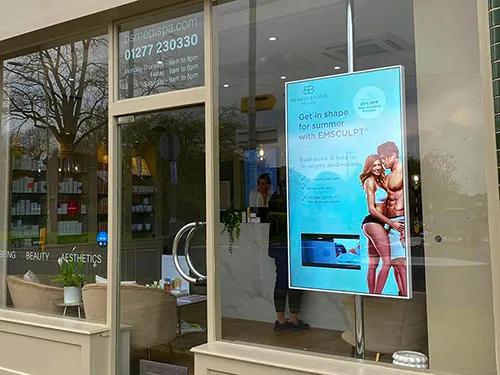 75" Ultra High Brightness Window Display, 3,500 cd/m² Brightness, Ultra Resistant Blackening 110°C, 24/7 Usage, Plug and Play - Image 7