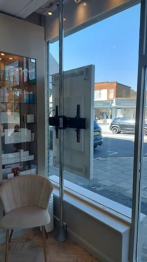 75" Ultra High Brightness Window Display, 3,500 cd/m² Brightness, Ultra Resistant Blackening 110°C, 24/7 Usage, Plug and Play - Image 8